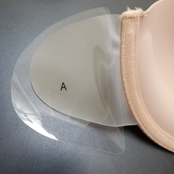 SOLD Bundle of two Nude bras - Picture 6 of 6